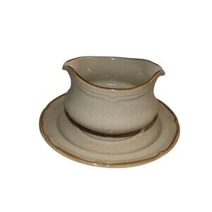 Hearthside Classics Beige Stoneware Gravy Boat W Underplate Japan Country Style